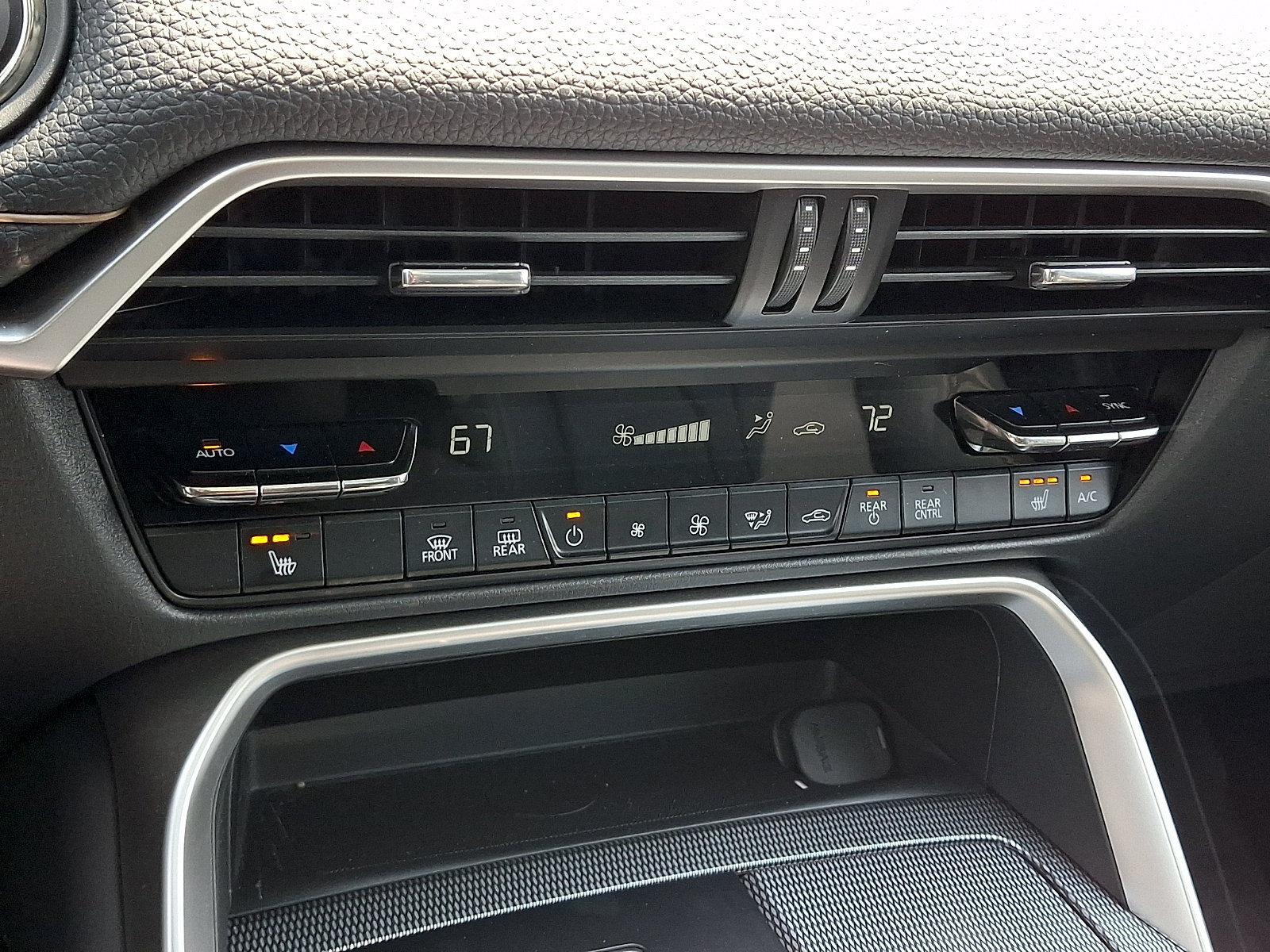 Certified 2024 MAZDA CX-90 Plug-In Hybrid w/ Premium Pkg AWD/4WD image 19
