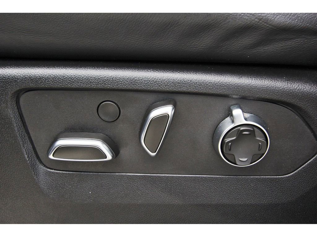 Certified 2023 Cadillac Escalade V w/ LPO, ONYX Package image 28