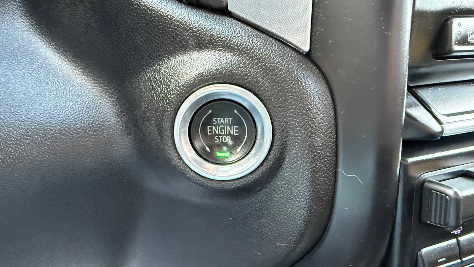 Used 2022 GMC Sierra 1500 SLT w/ SLT Convenience Package image 19