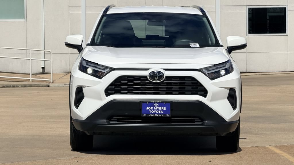 Used 2025 Toyota RAV4 XLE FWD image 3