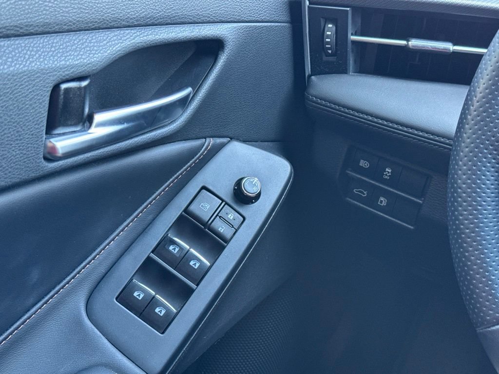 Used 2022 Toyota Avalon XSE FWD image 9