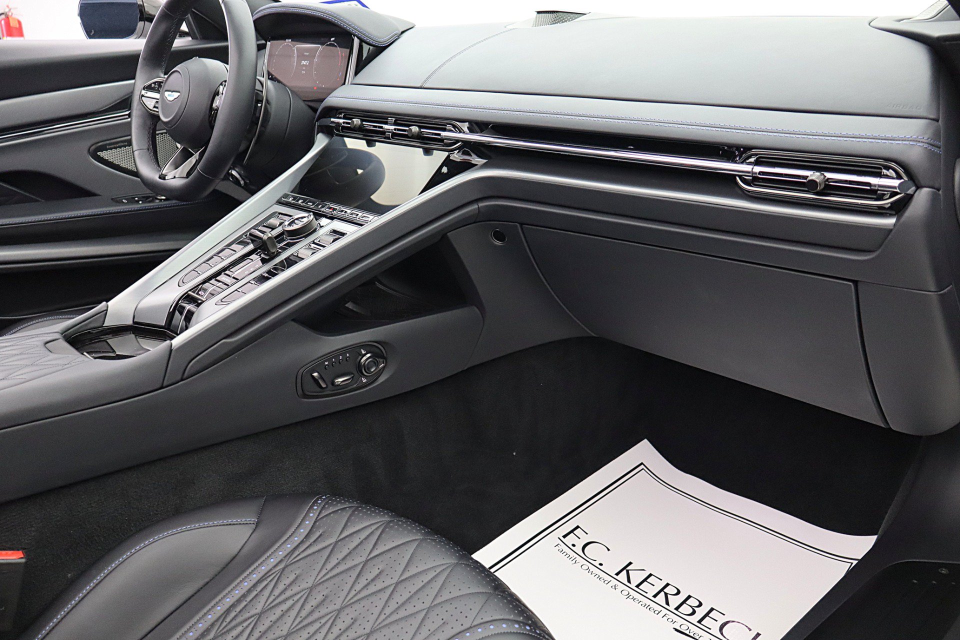 Used 2024 Aston Martin DB12 Convertible RWD image 40