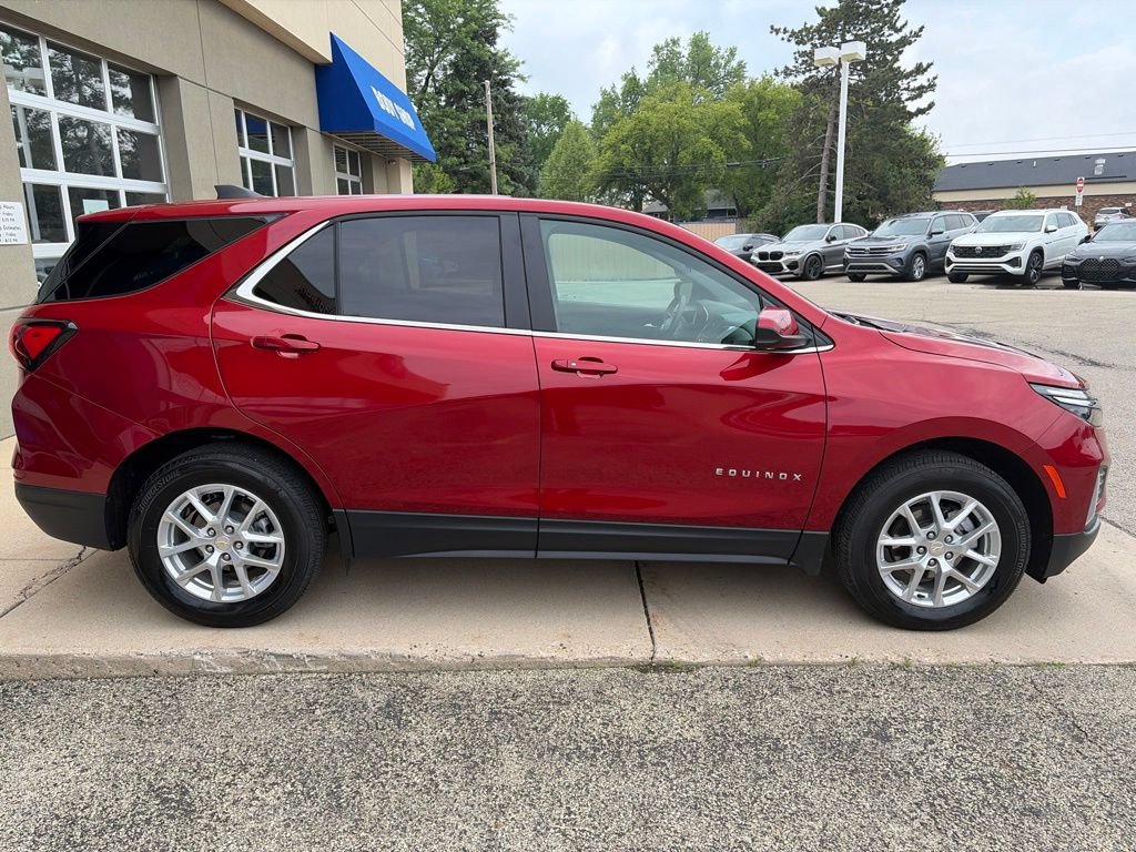 Used 2024 Chevrolet Equinox LT AWD/4WD image 9