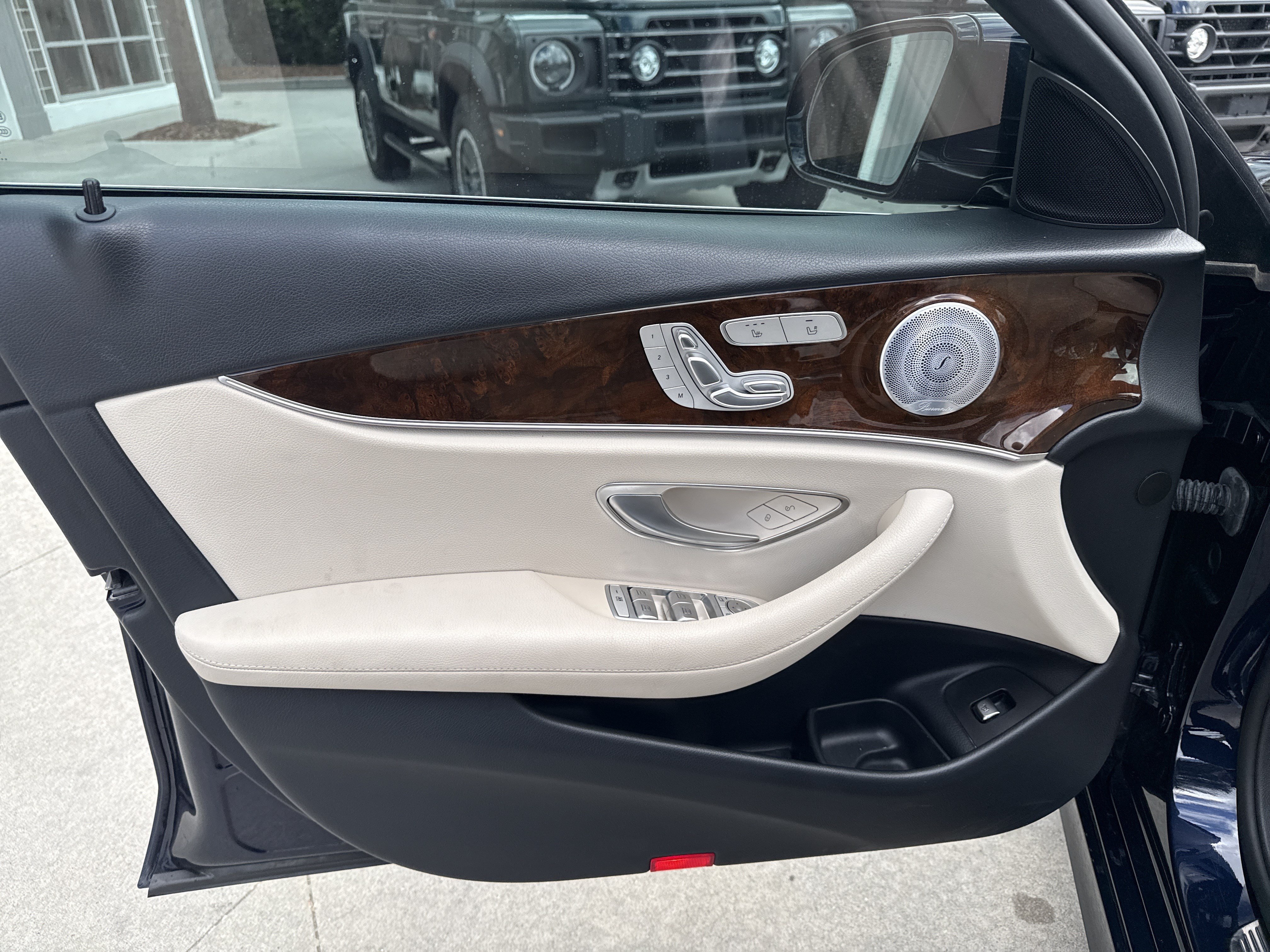 Used 2019 Mercedes-Benz E 300 4MATIC image 14