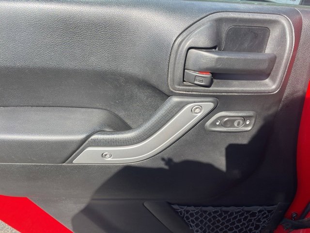 Used 2015 Jeep Wrangler Unlimited Sahara w/ Max Tow Package image 18