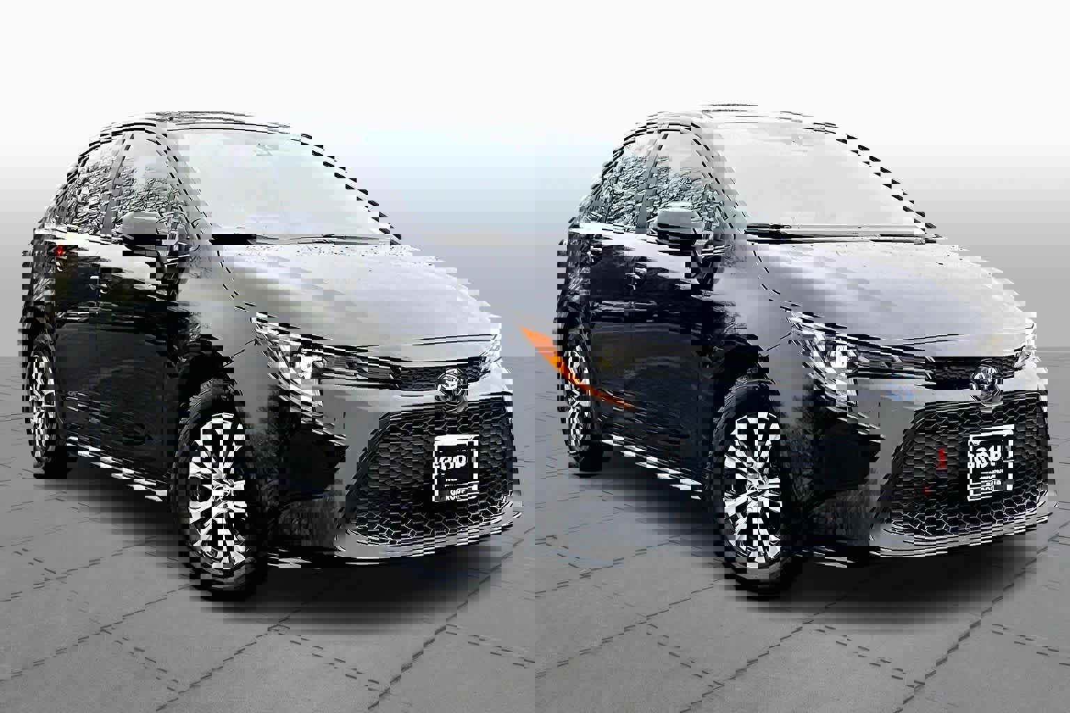 Used 2022 Toyota Corolla LE image 3