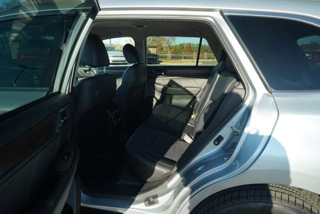 Used 2018 Subaru Outback 3.6R Limited image 16