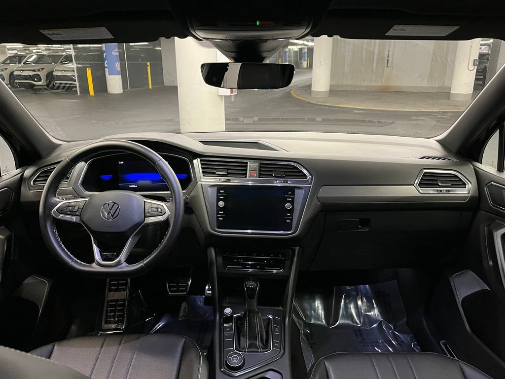 Certified 2023 Volkswagen Tiguan SE R-Line AWD/4WD image 7