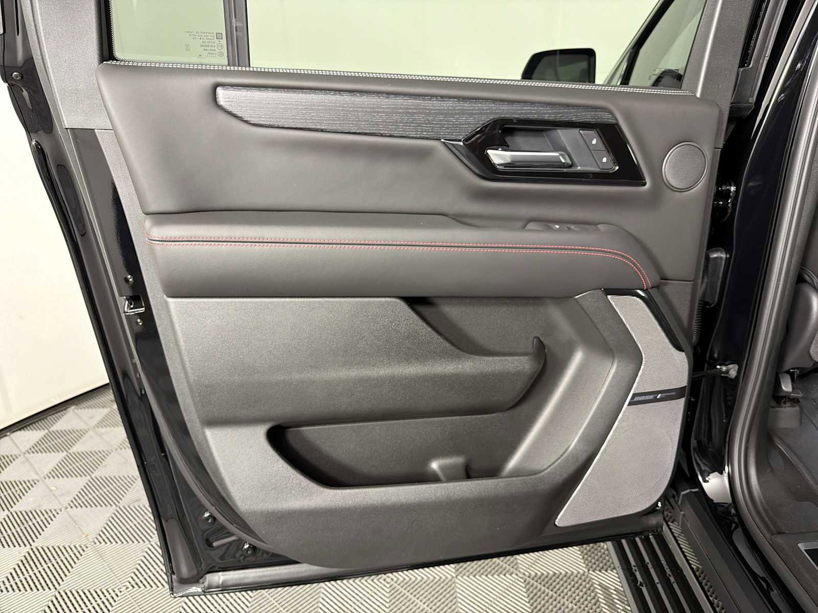 New 2026 GMC Yukon XL AT4 Ultimate AWD/4WD image 23