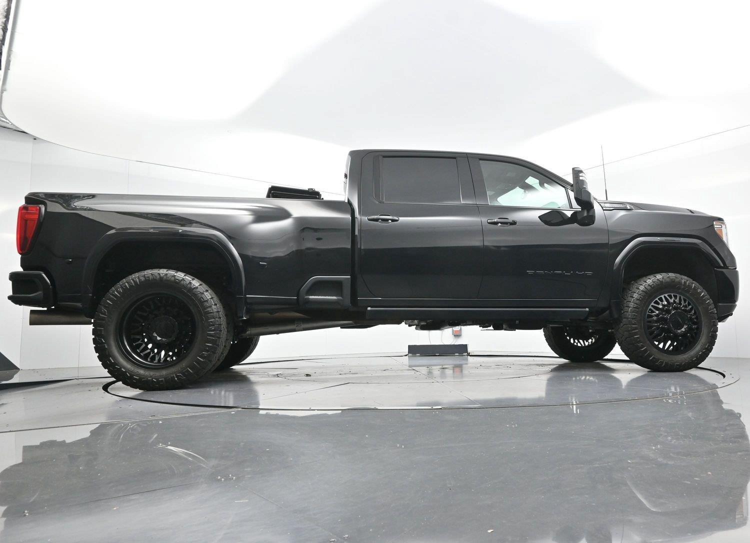Used 2022 GMC Sierra 3500 Denali w/ Denali Ultimate Package AWD/4WD image 56