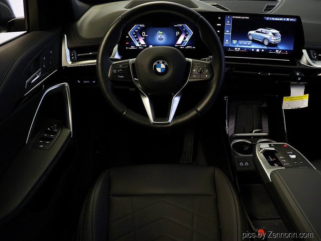 Used 2025 BMW X1 xDrive28i w/ Technology Package image 15
