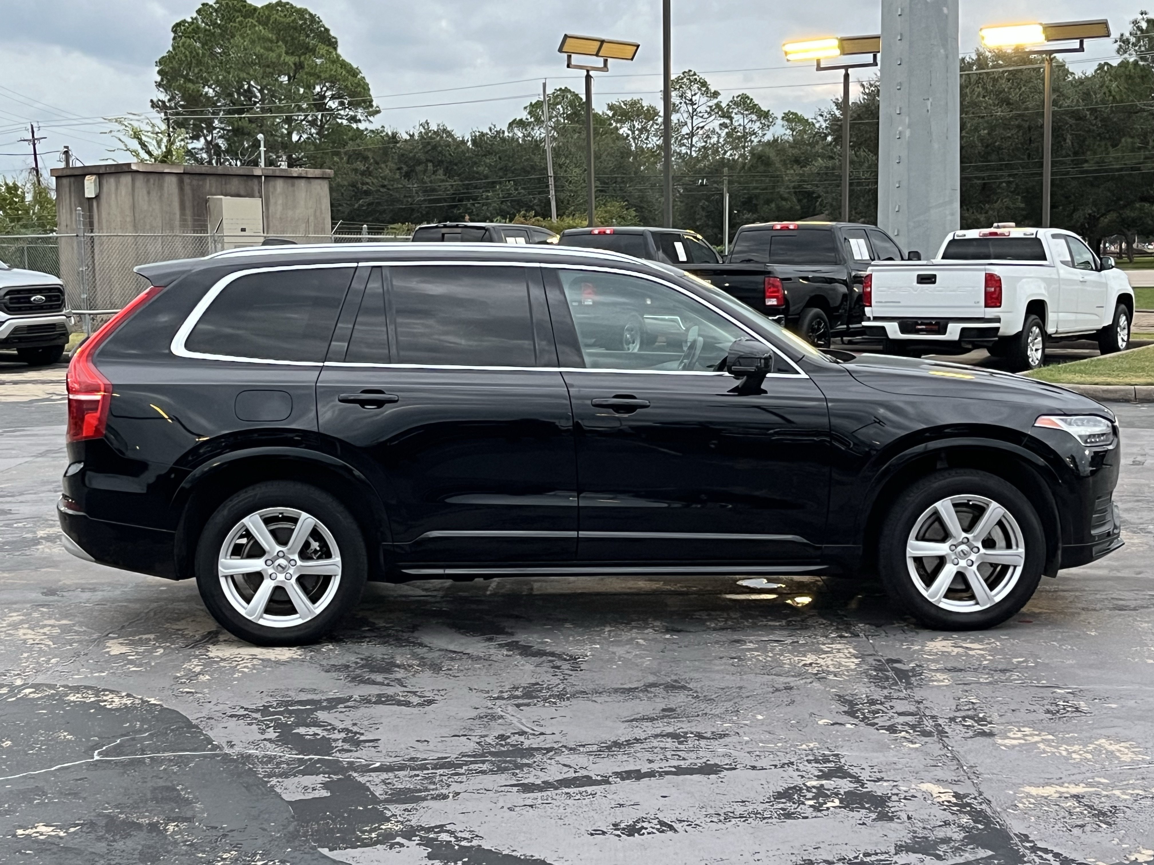 Used 2022 Volvo XC90 T5 Momentum AWD/4WD image 13