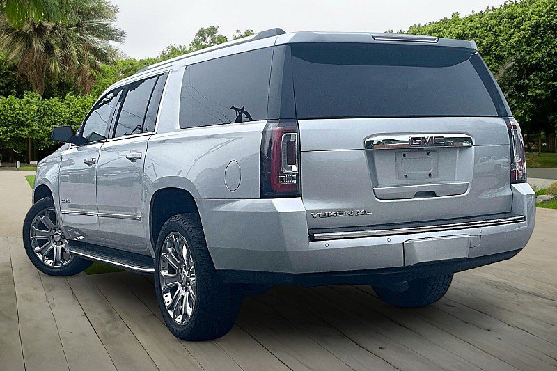 Used 2017 GMC Yukon XL Denali w/ Open Road Package RWD image 10