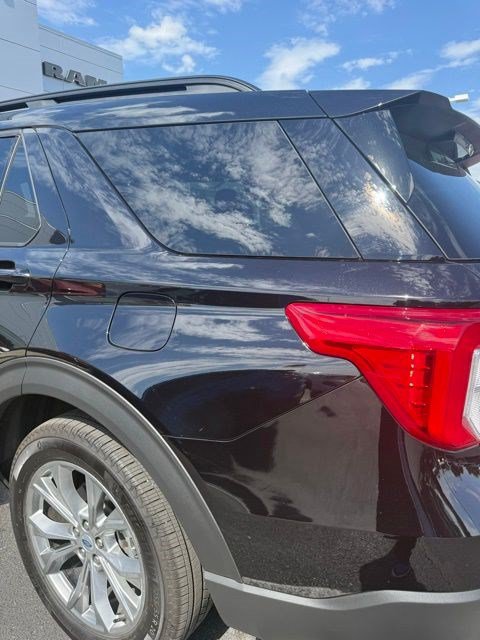 Used 2023 Ford Explorer XLT w/ Equipment Group 202A AWD/4WD image 9