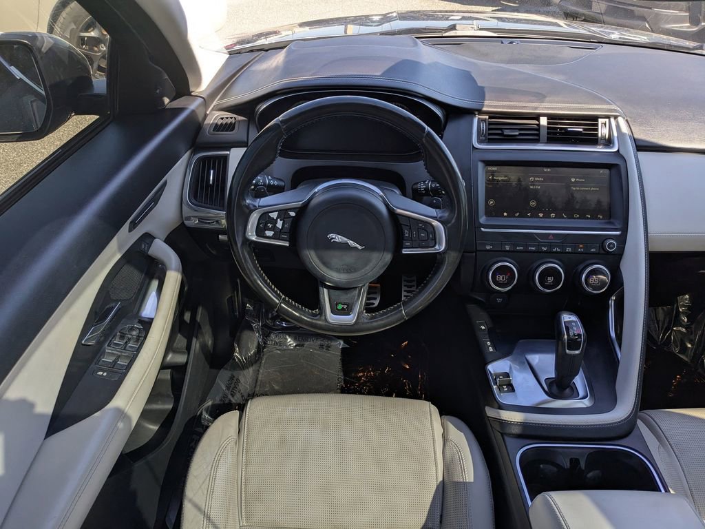 Used 2019 Jaguar E-PACE R-Dynamic SE image 18