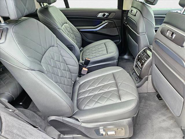 Used 2025 BMW X7 xDrive40i image 23