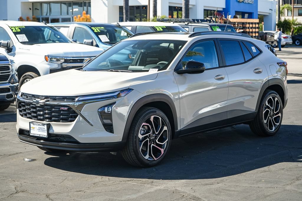 New 2026 Chevrolet Trax RS w/ Sunroof Package FWD image 3