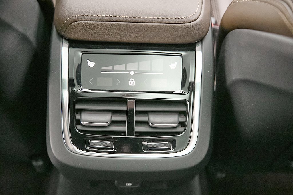 Certified 2024 Volvo V60 B5 Cross Country Ultimate image 22