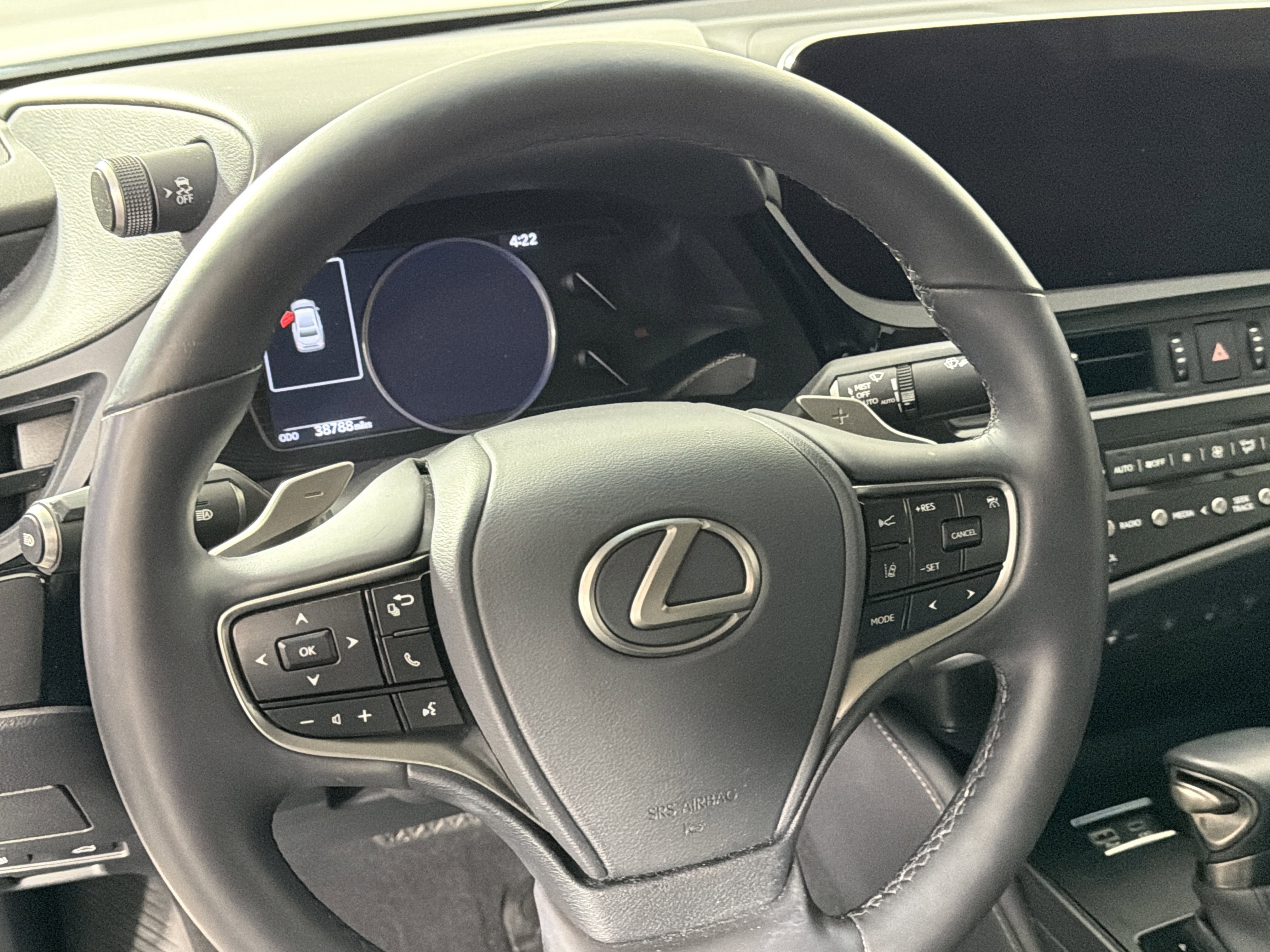 Used 2023 Lexus ES 250 w/ Accessory Package (Z1) AWD/4WD image 10