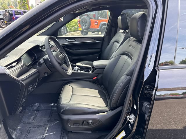 New 2025 Jeep Grand Cherokee Overland AWD/4WD image 14