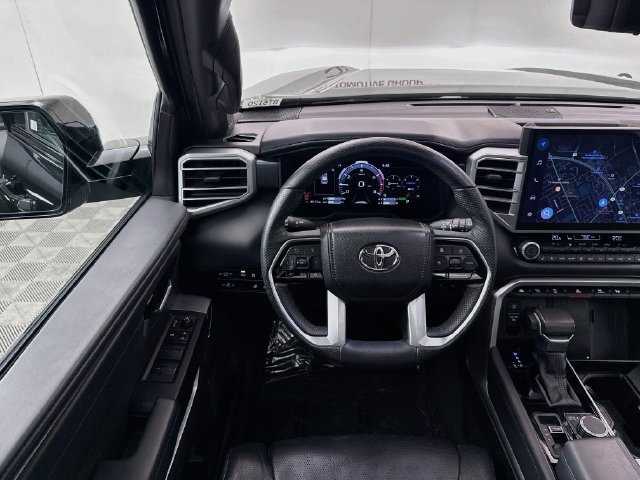 Used 2025 Toyota Sequoia Platinum AWD/4WD image 23
