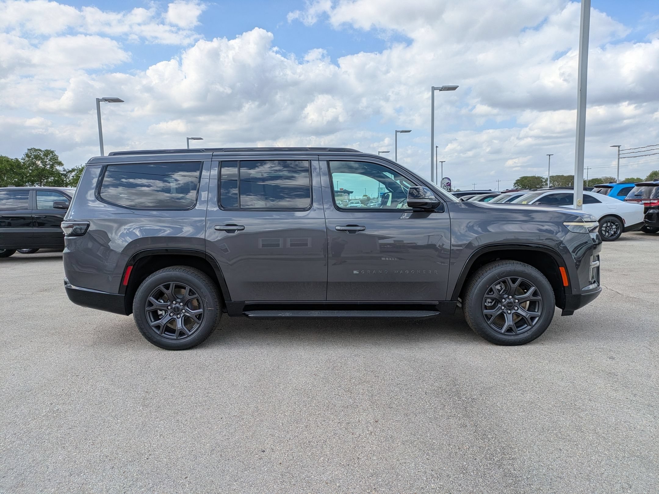 New 2026 Jeep Grand Wagoneer Limited AWD/4WD image 2