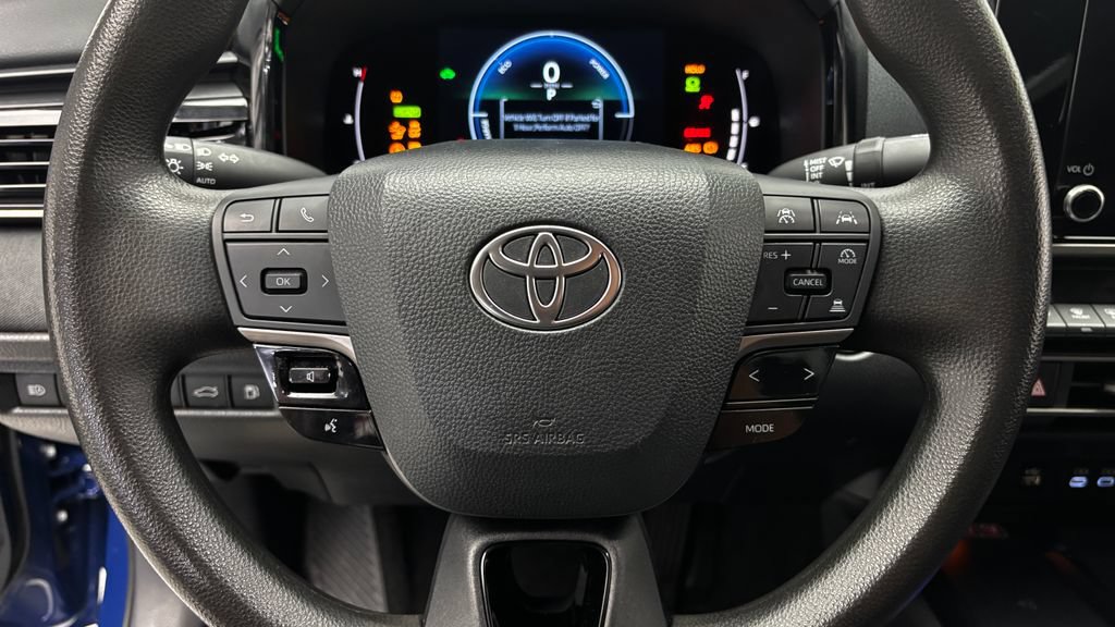 Used 2025 Toyota Camry LE FWD image 21
