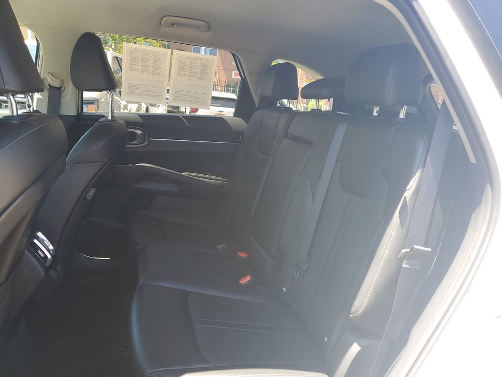 Used 2024 Kia Sorento S AWD/4WD image 14