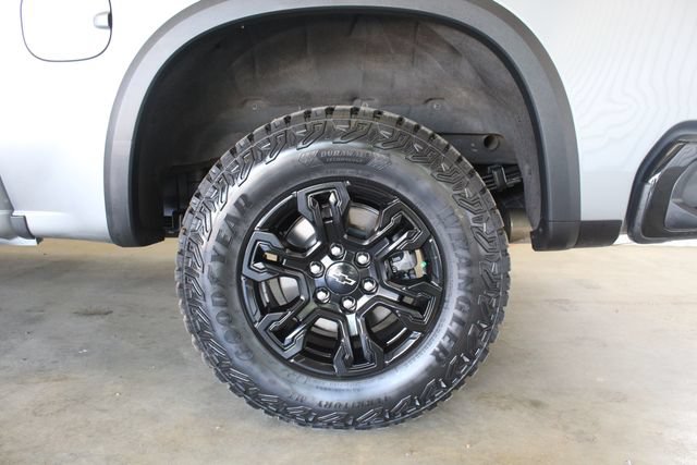 Used 2023 Chevrolet Silverado 1500 ZR2 w/ Technology Package AWD/4WD image 26