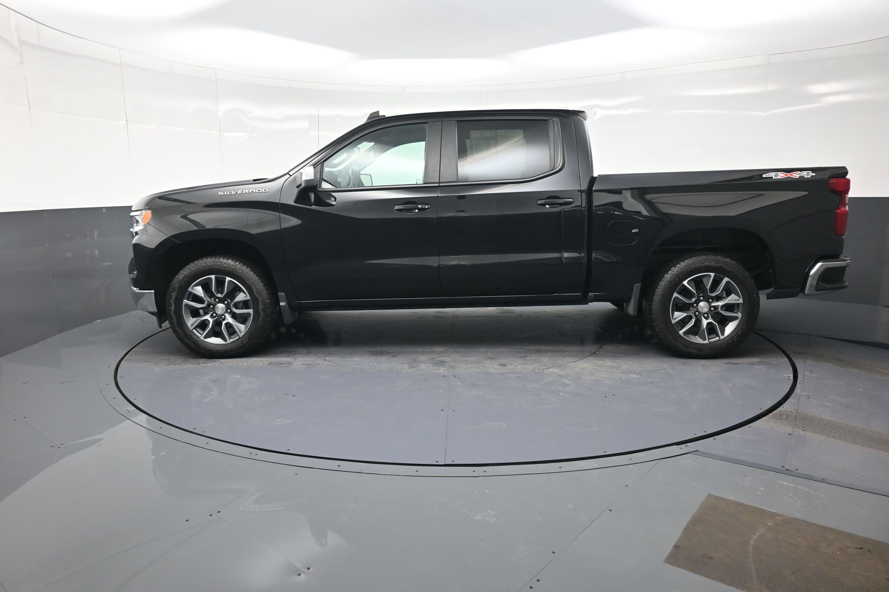 Used 2023 Chevrolet Silverado 1500 LT image 6