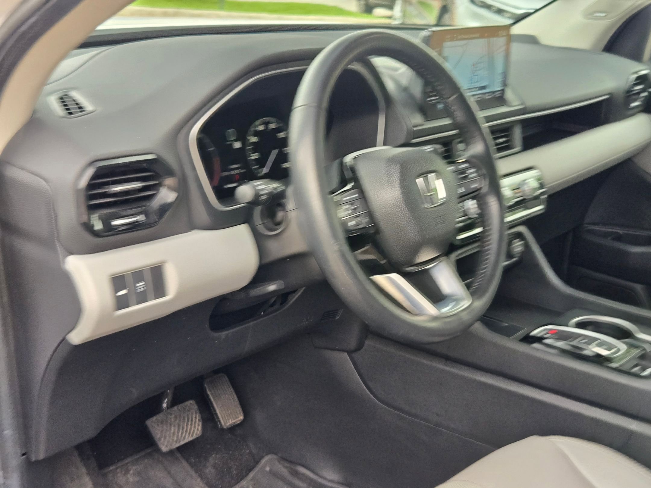 Used 2025 Honda Pilot Touring image 12