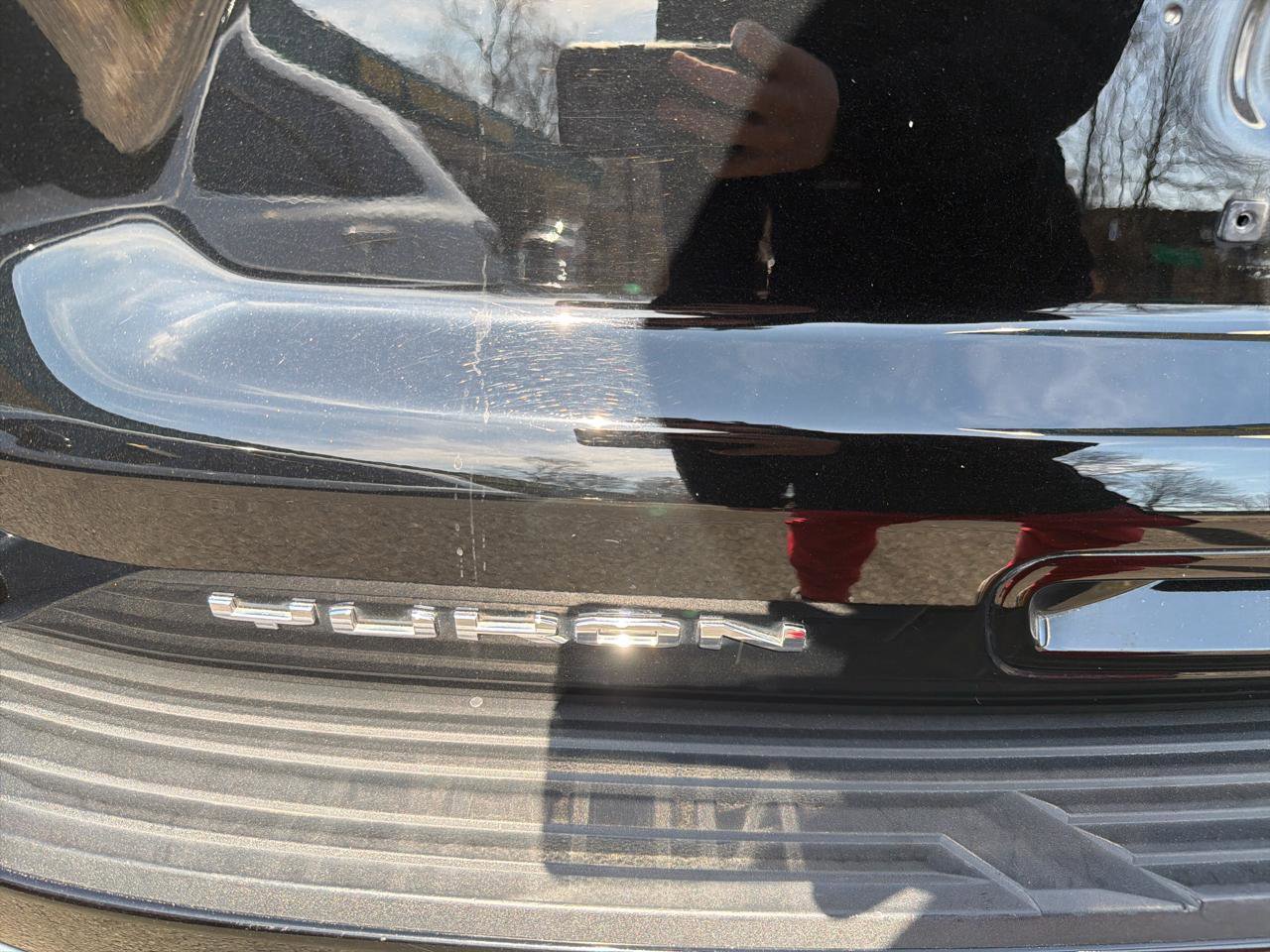 Used 2021 GMC Yukon XL Denali w/ Denali Premium Package image 9