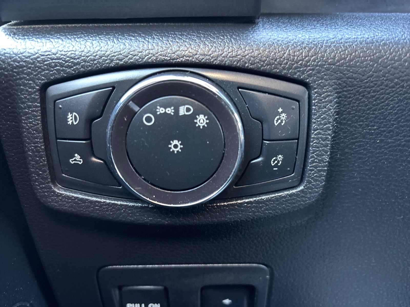 Used 2019 Ford F150 XLT w/ Equipment Group 302A Luxury image 15