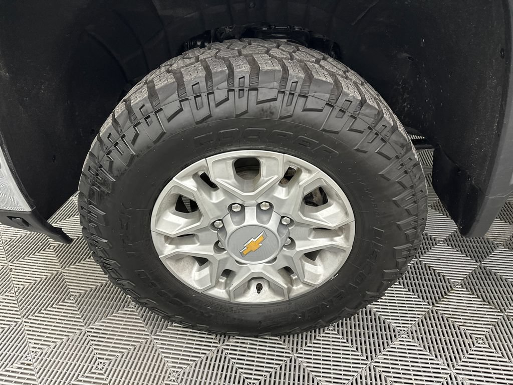 Used 2025 Chevrolet Silverado 2500 LT AWD/4WD image 12