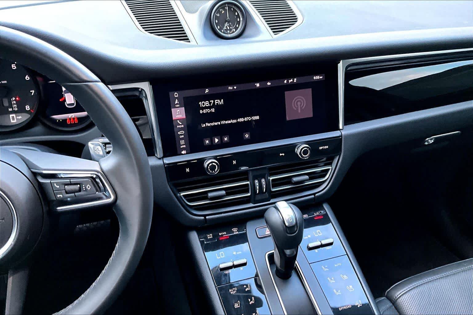 Used 2022 Porsche Macan AWD/4WD image 7