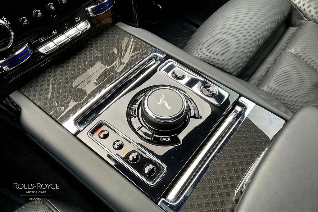 Certified 2022 Rolls-Royce Cullinan Black Badge w/ Dark Exterior Package image 16