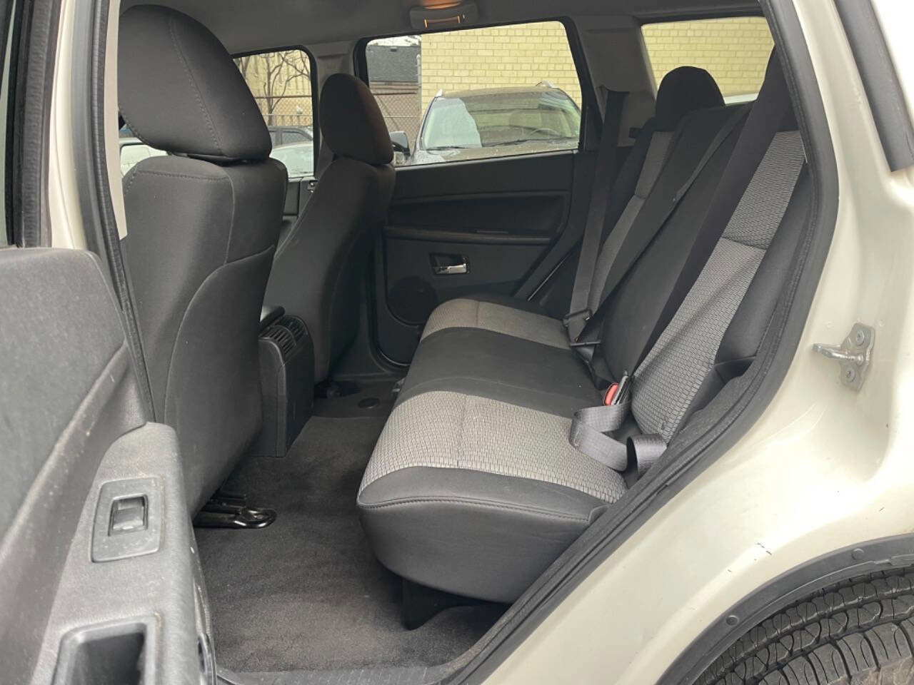 Used 2009 Jeep Grand Cherokee Laredo image 17