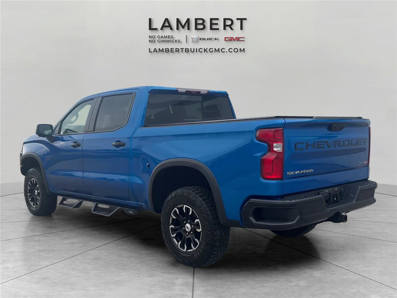 Used 2023 Chevrolet Silverado 1500 ZR2 w/ Technology Package image 3