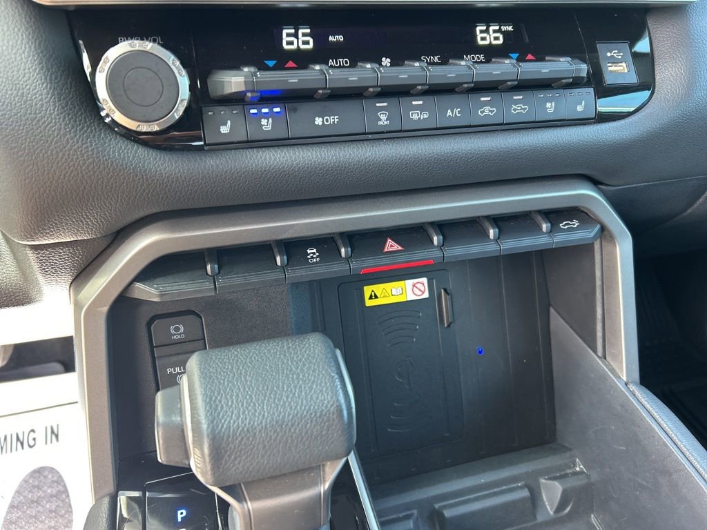 Used 2025 Toyota Tundra Limited image 12