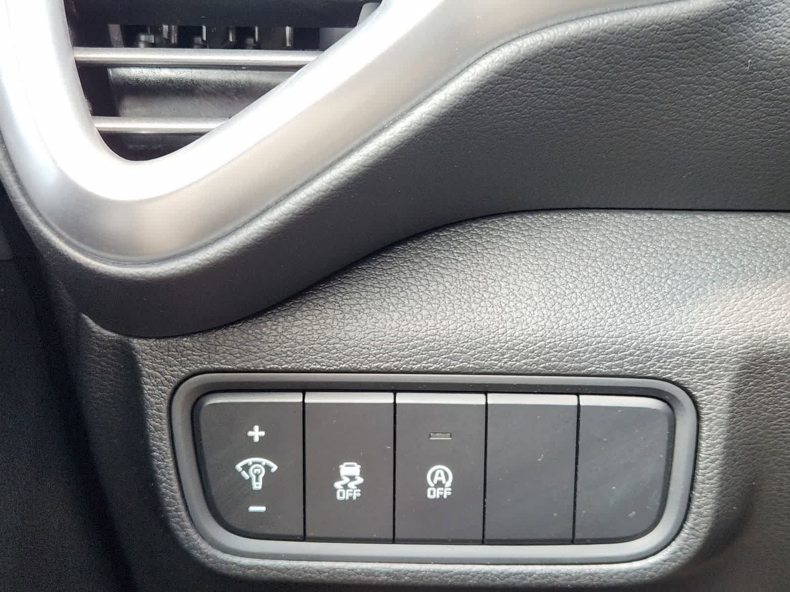 Certified 2025 Kia Soul LX w/ LX Technology Package FWD image 21