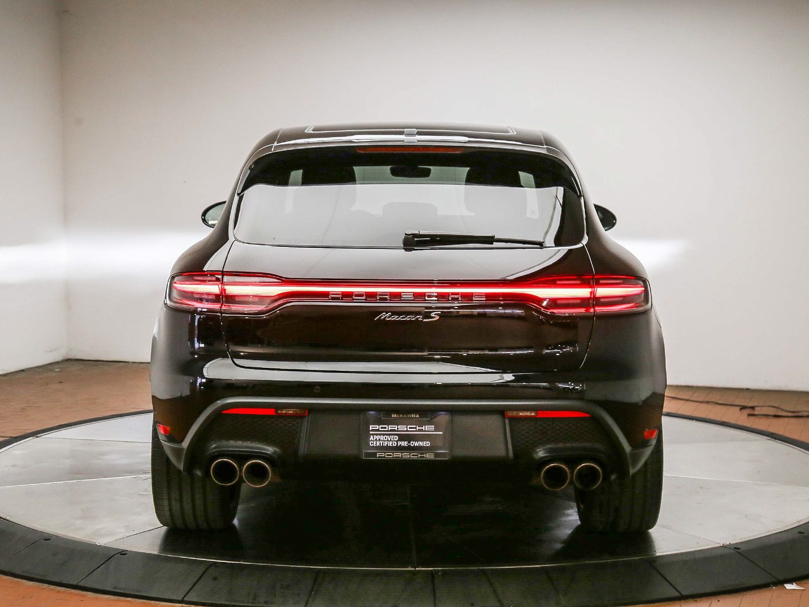 Certified 2022 Porsche Macan S AWD/4WD image 7
