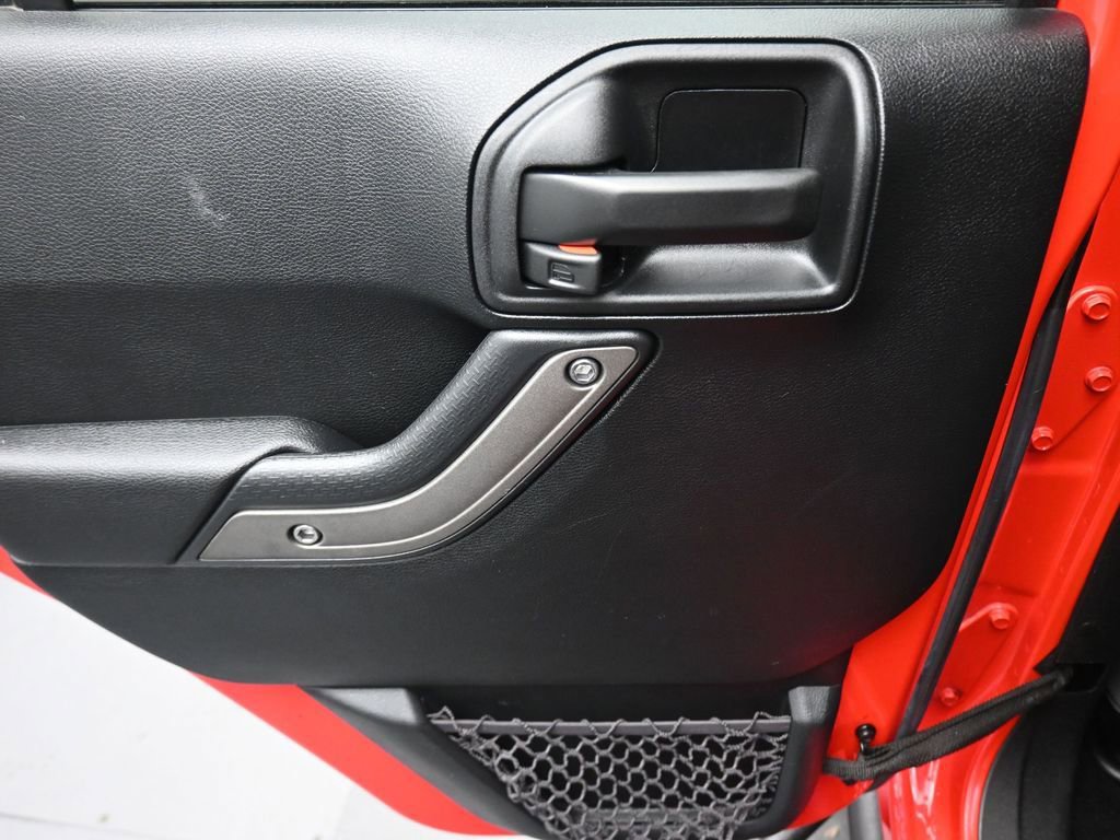 Used 2017 Jeep Wrangler Unlimited Willys image 23