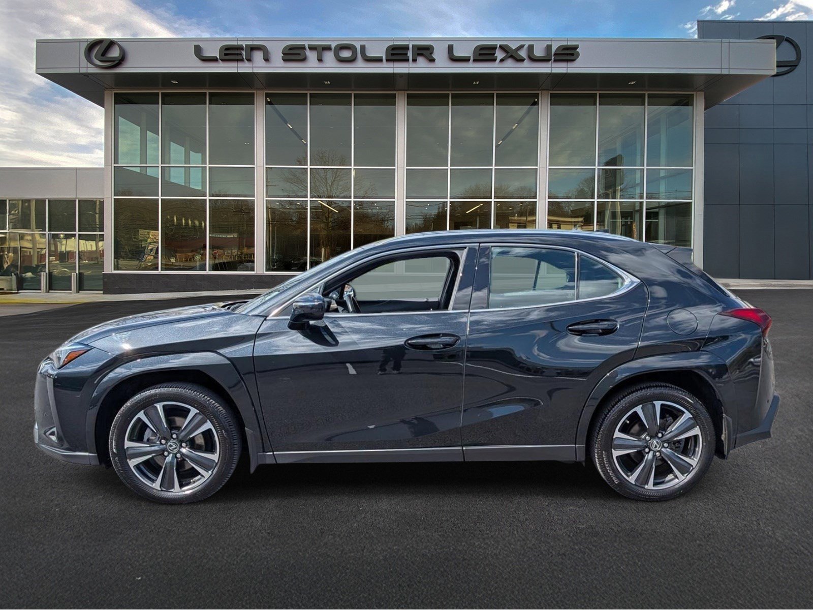 Used 2024 Lexus UX 250h AWD w/ Premium Package image 6