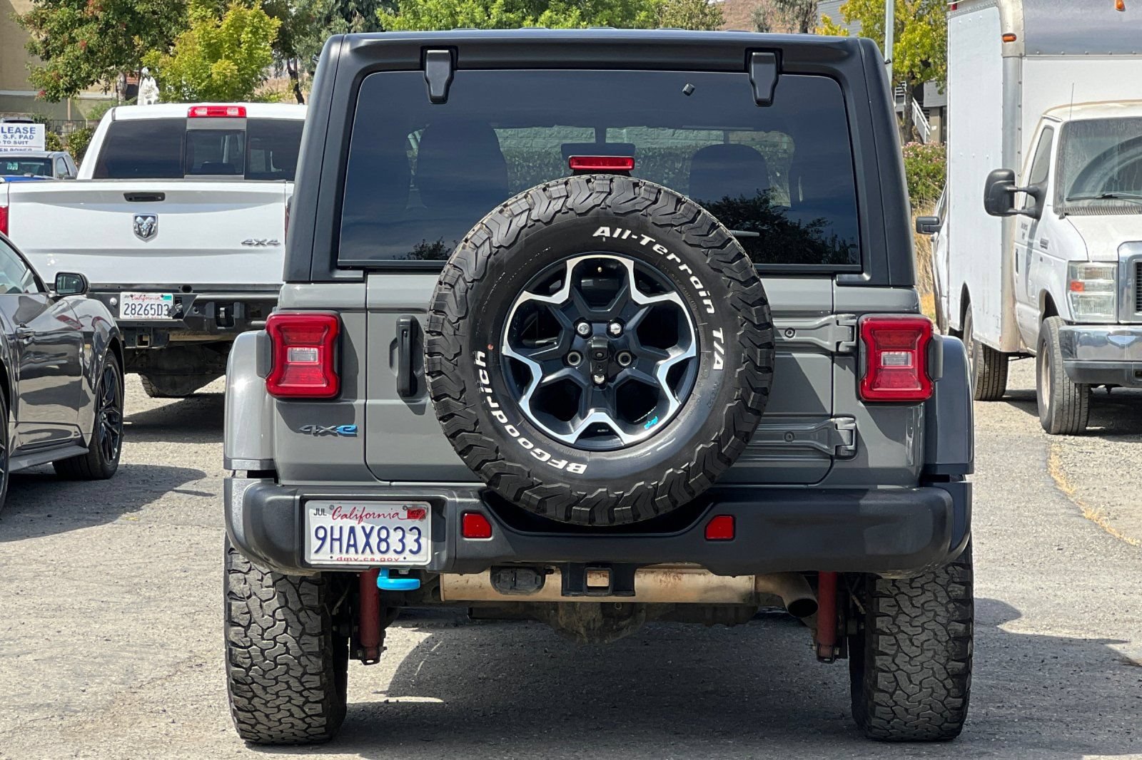 Used 2023 Jeep Wrangler Unlimited Rubicon 4xe w/ Steel Bumper Group AWD/4WD image 5