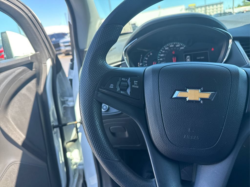 Used 2021 Chevrolet Trax LS w/ Tint and Cruise Package AWD/4WD image 27