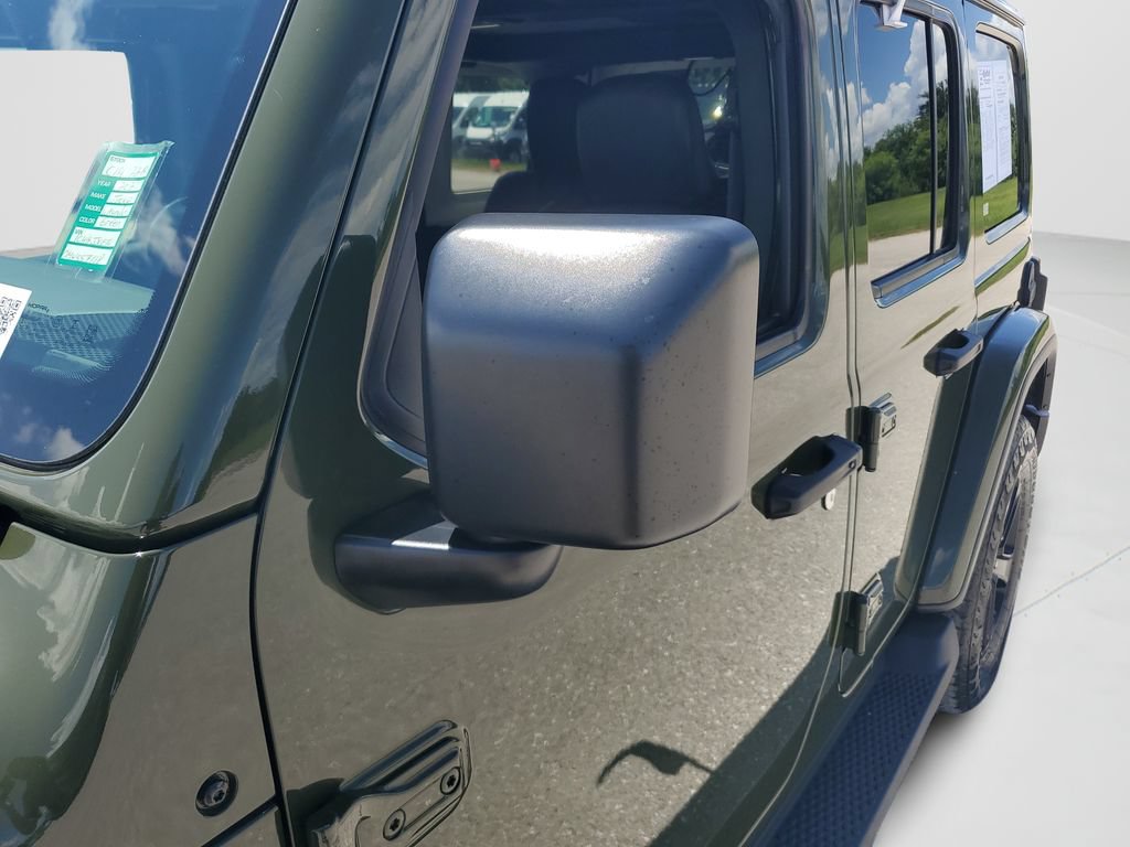 Used 2021 Jeep Wrangler Unlimited Sahara AWD/4WD image 11