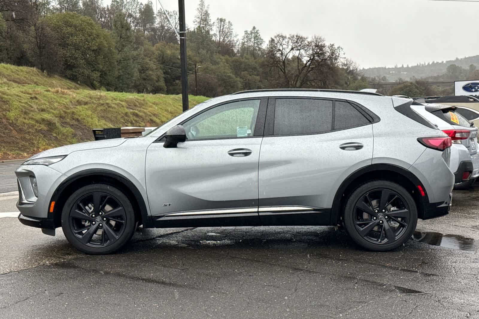 Used 2025 Buick Envision Sport Touring AWD/4WD image 7