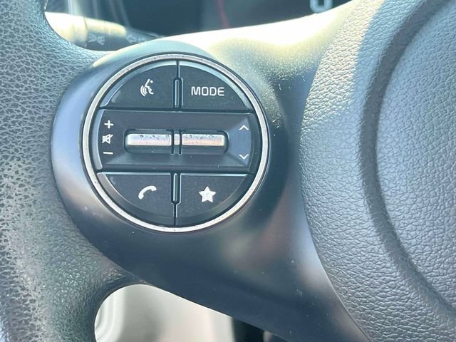 Used 2023 Kia Soul LX w/ LX Technology Package FWD image 19