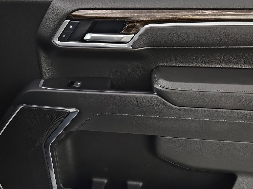 Used 2025 GMC Sierra 1500 Elevation image 30