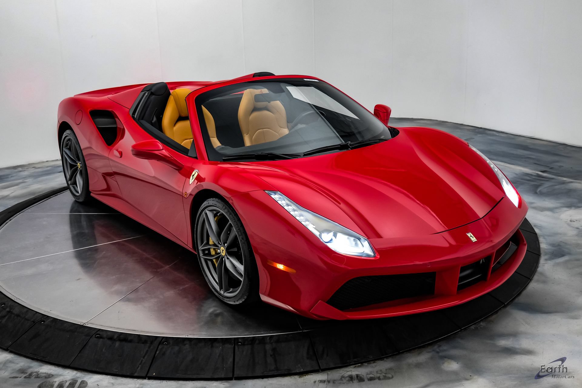 Used 2018 Ferrari 488 Spider RWD image 32